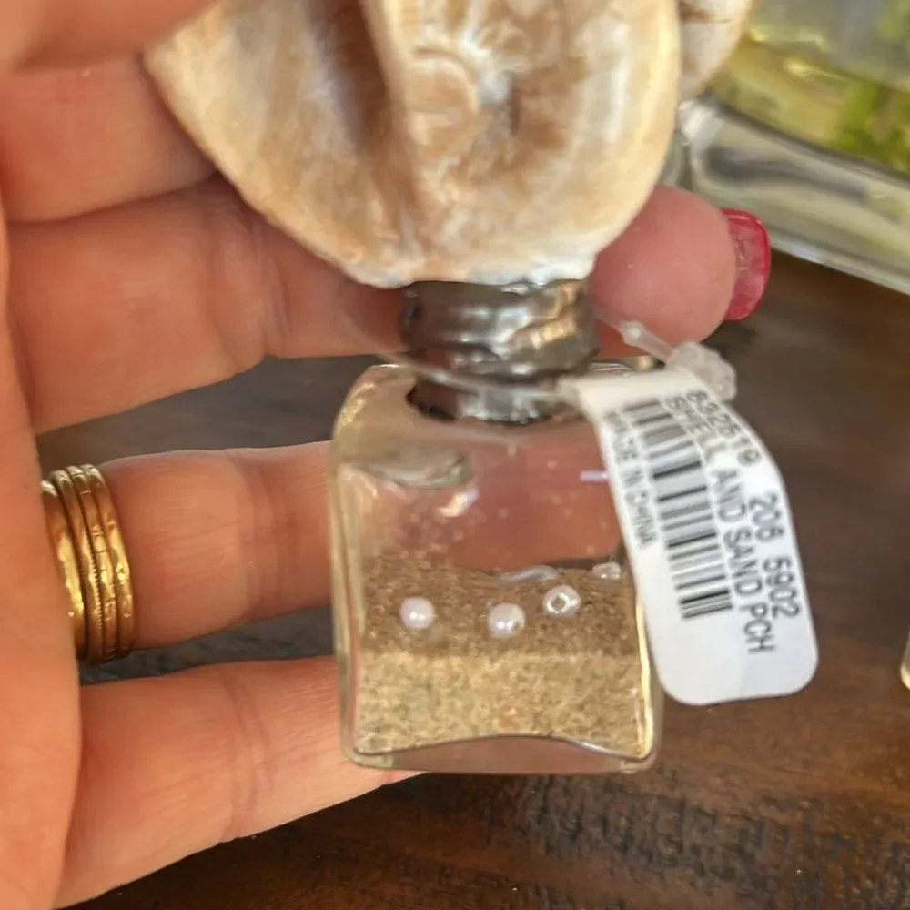 Pottery Barn Shell and Sand Place holders set of 4 NWT